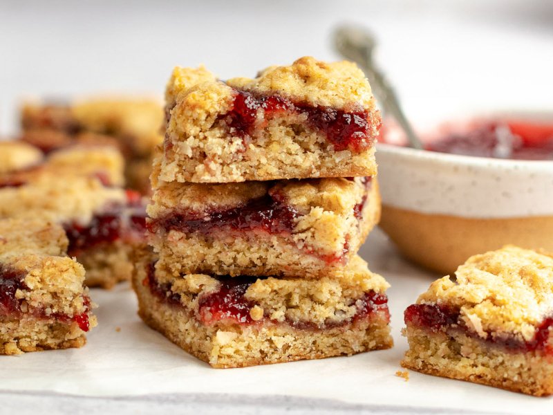 Photo of Raspberry Dream Bars
